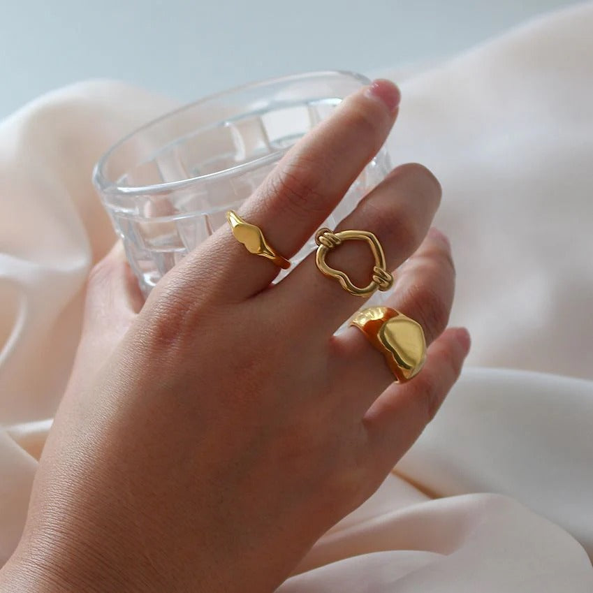 Amora Ring