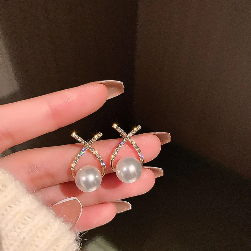 Gleam Pearl Earrings